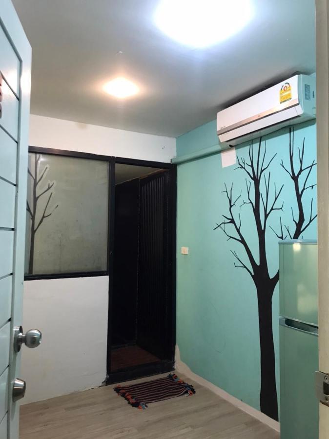 Rod Fai Fah Apartment Bangkok Kültér fotó