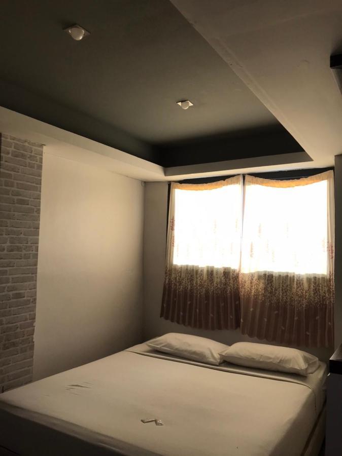 Rod Fai Fah Apartment Bangkok Kültér fotó