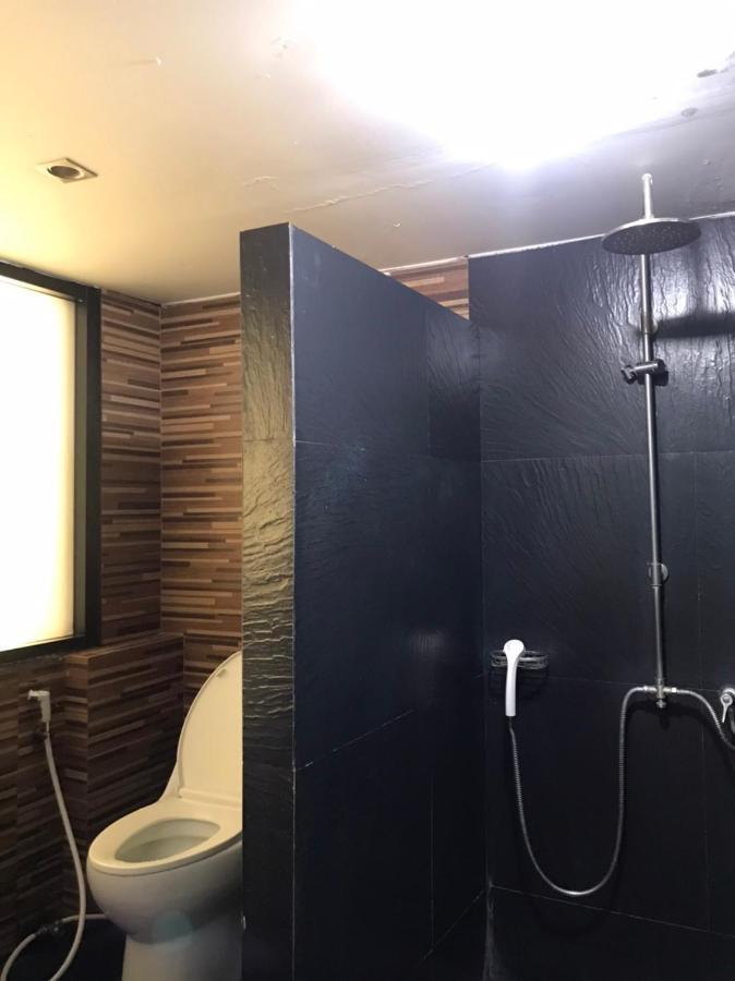 Rod Fai Fah Apartment Bangkok Kültér fotó