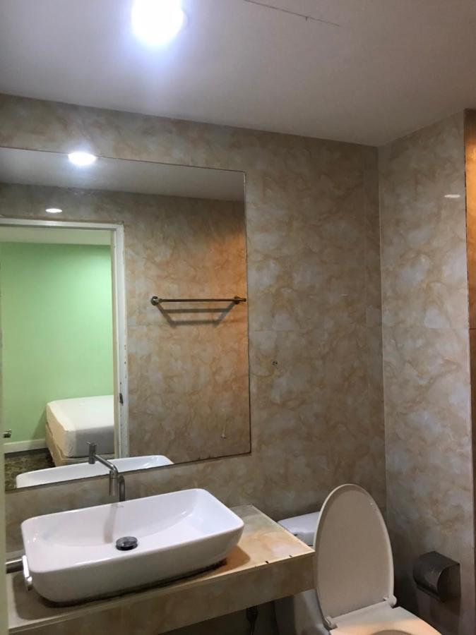 Rod Fai Fah Apartment Bangkok Kültér fotó