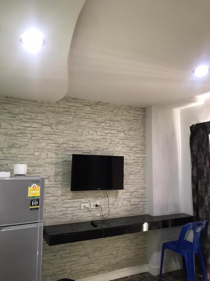 Rod Fai Fah Apartment Bangkok Kültér fotó