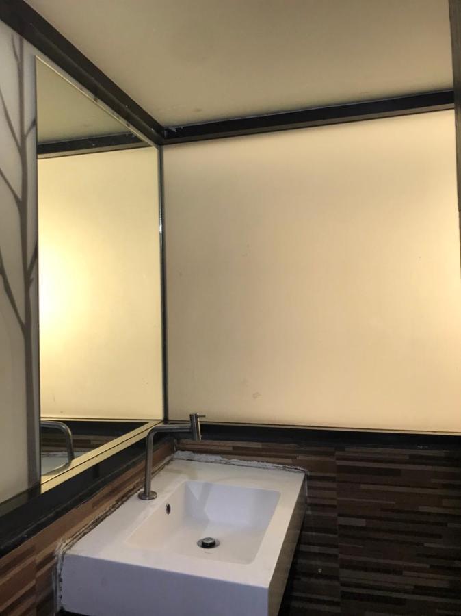Rod Fai Fah Apartment Bangkok Kültér fotó
