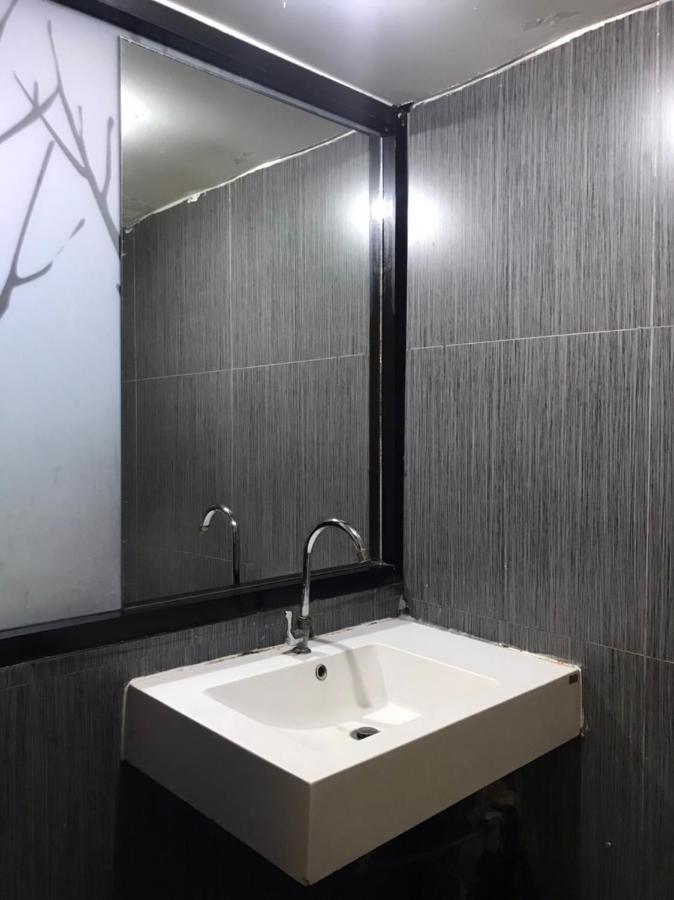 Rod Fai Fah Apartment Bangkok Kültér fotó